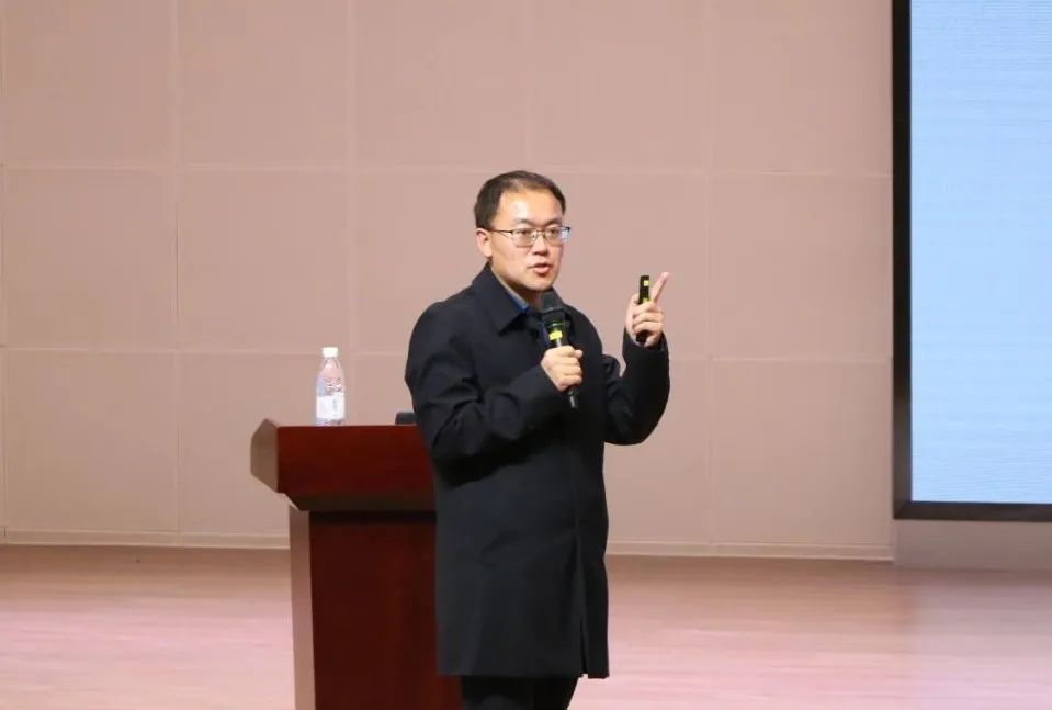 圖（tú）片