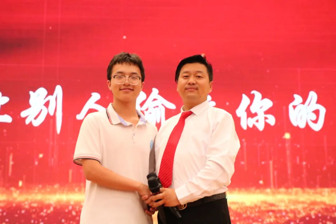 圖（tú）片